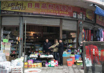 瀘州男子順手牽羊盜七千，錢(qián)包隨放陋習(xí)敲警鐘